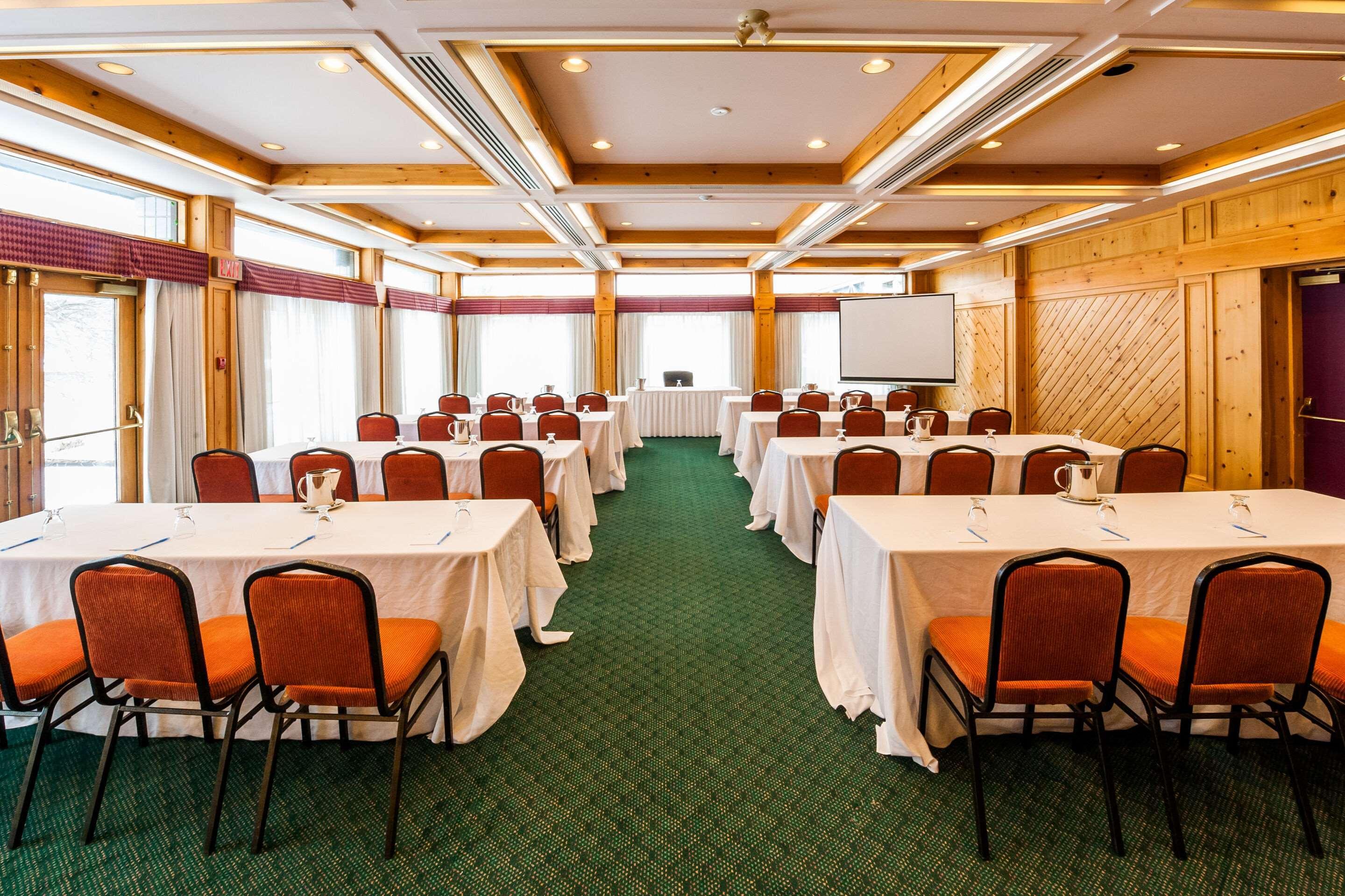 Pinestone Resort, Conference Centre, Spa & Golf Course Haliburton Bagian luar foto