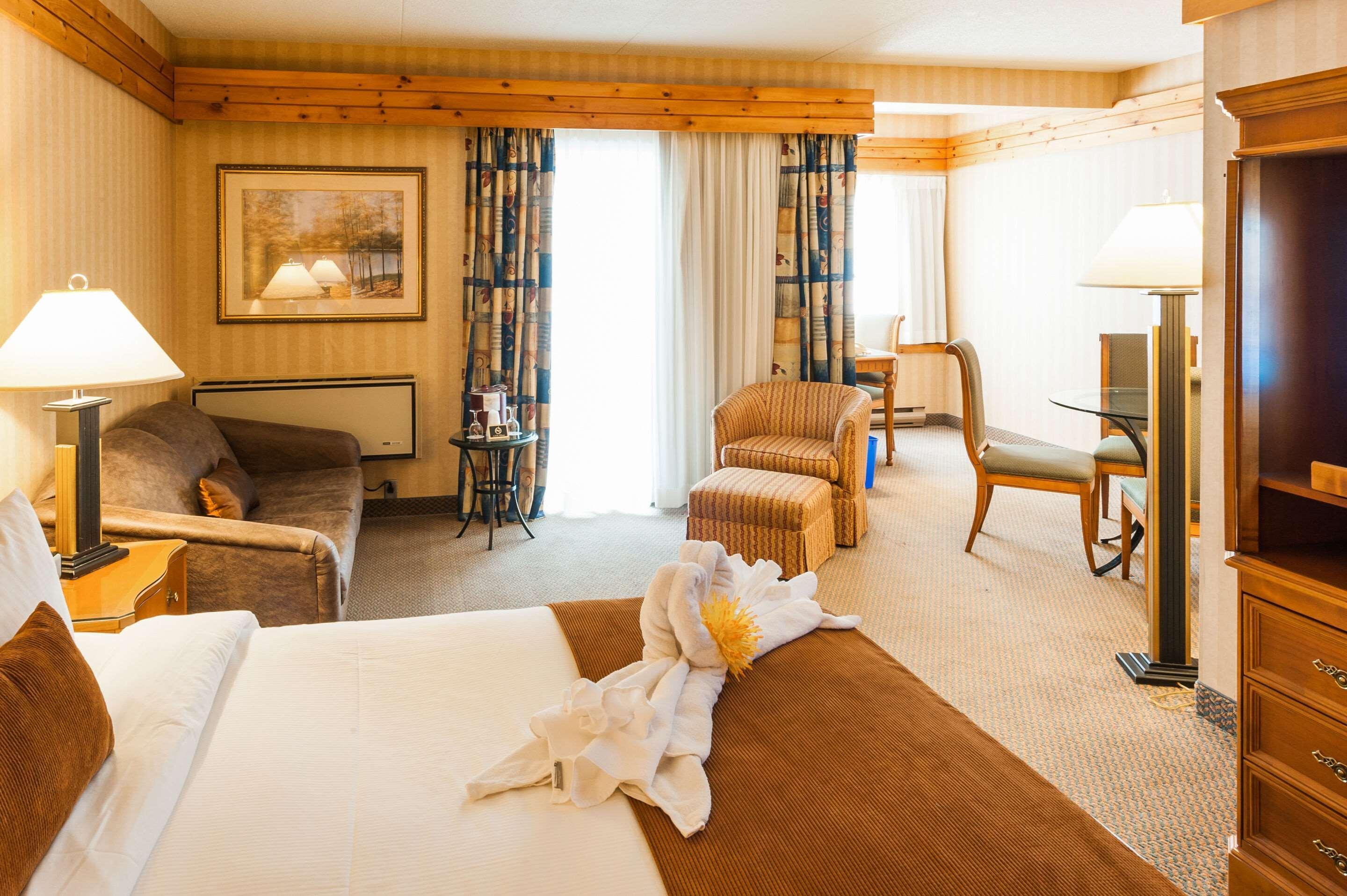 Pinestone Resort, Conference Centre, Spa & Golf Course Haliburton Bagian luar foto