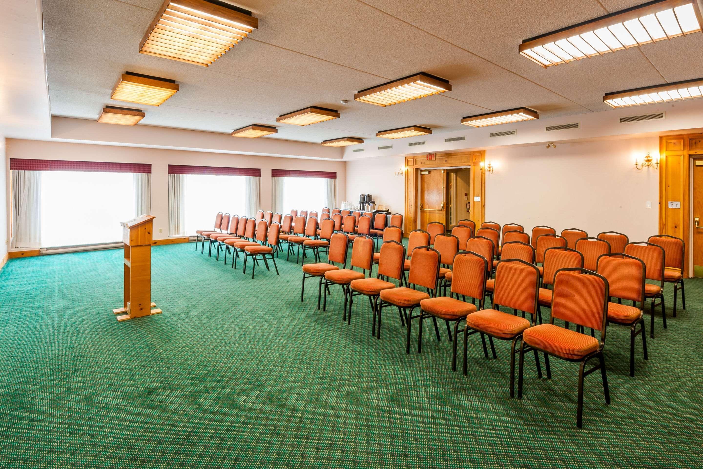 Pinestone Resort, Conference Centre, Spa & Golf Course Haliburton Bagian luar foto